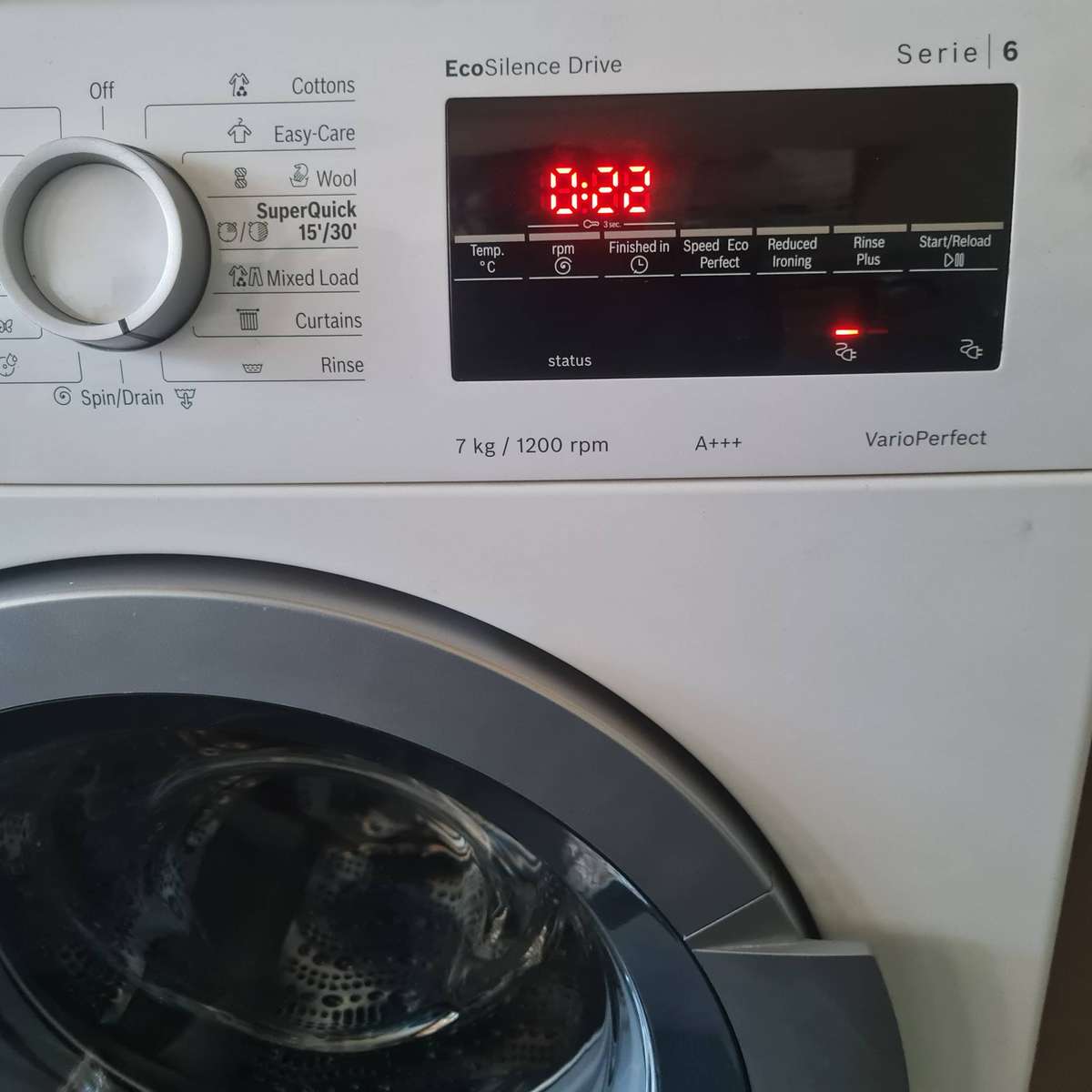 Bosch Series 6 washing machine WAT244402ZA