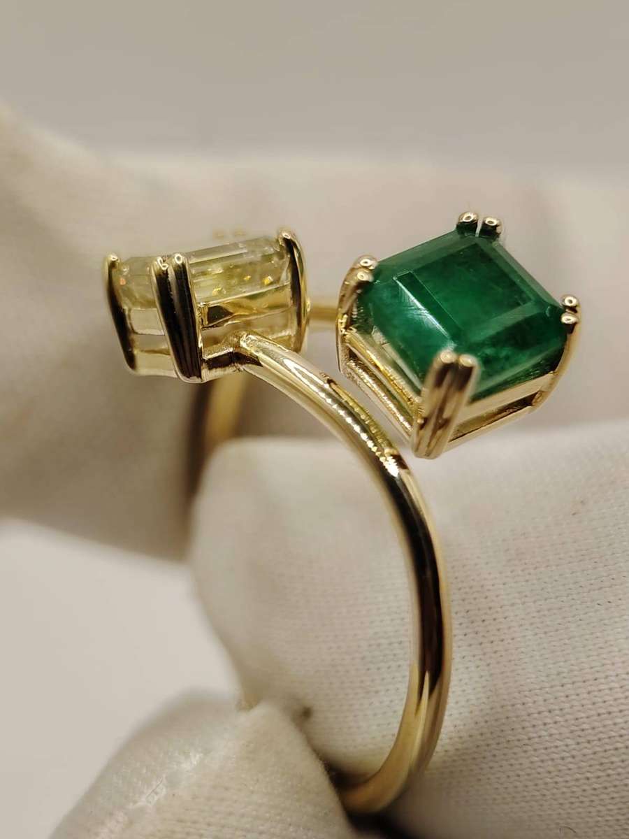 9CT Gold Certified 1CT Natural Diamond & Emerald Bypass Ring