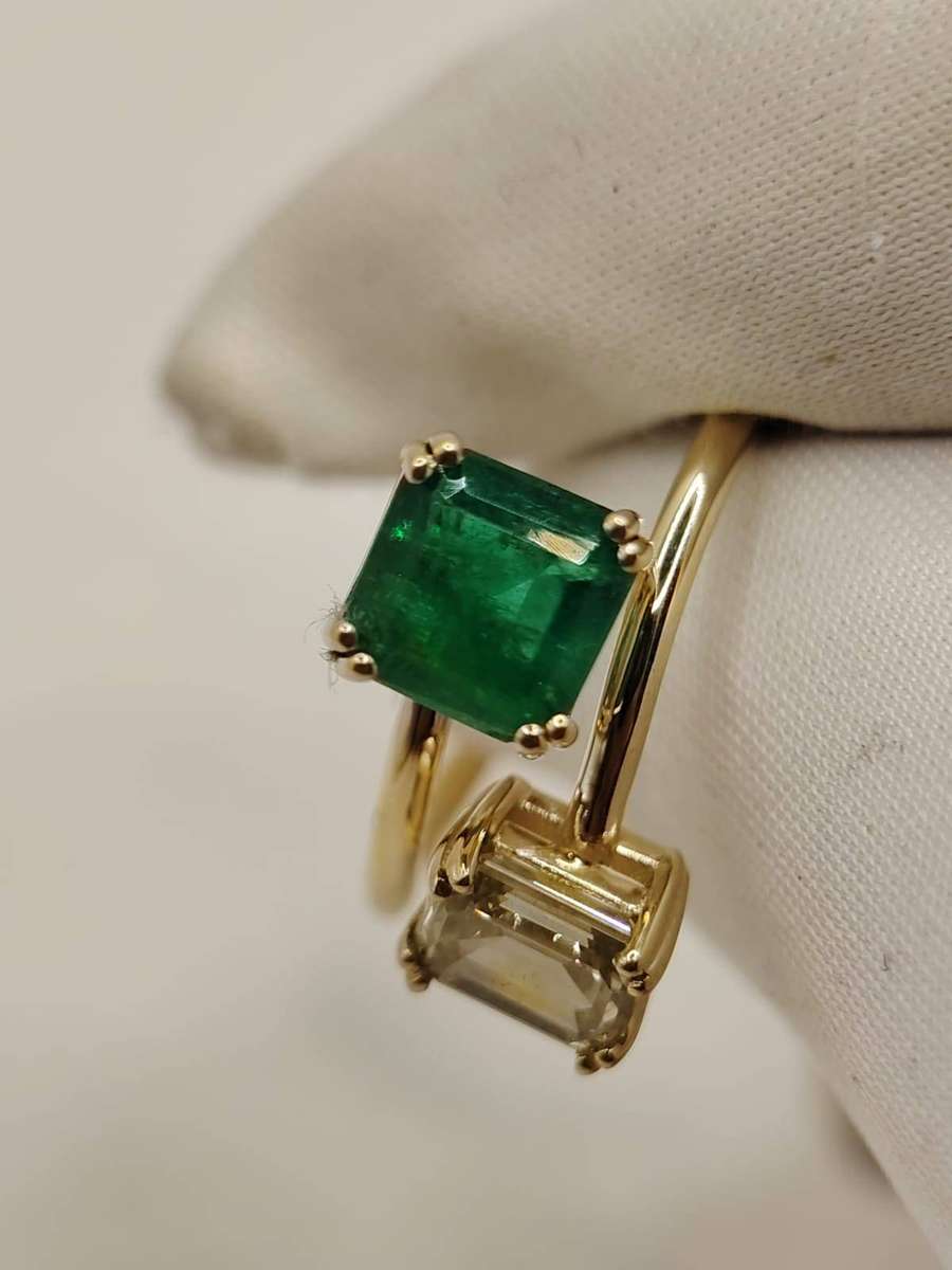 9CT Gold Certified 1CT Natural Diamond & Emerald Bypass Ring