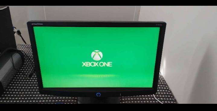 Xbox One X+Monitor