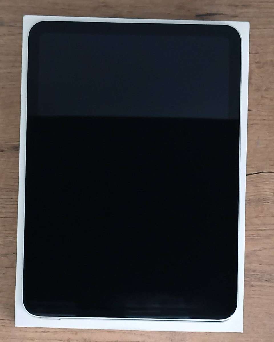 Apple iPad 10th Generation 64GB Wi-Fi (Silver)  Excellent Condition