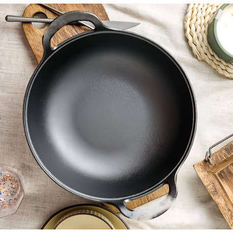 Chef's Choice 36cm Cast Iron Pot with Wooden Lid - Traditional Round Bottom