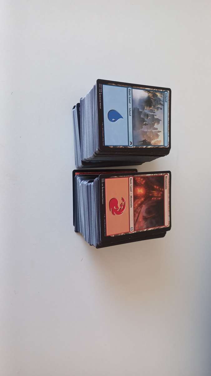 MAGIC THE GATHERING TRADING CARD BUNDLE !! +/- 340 cards !!