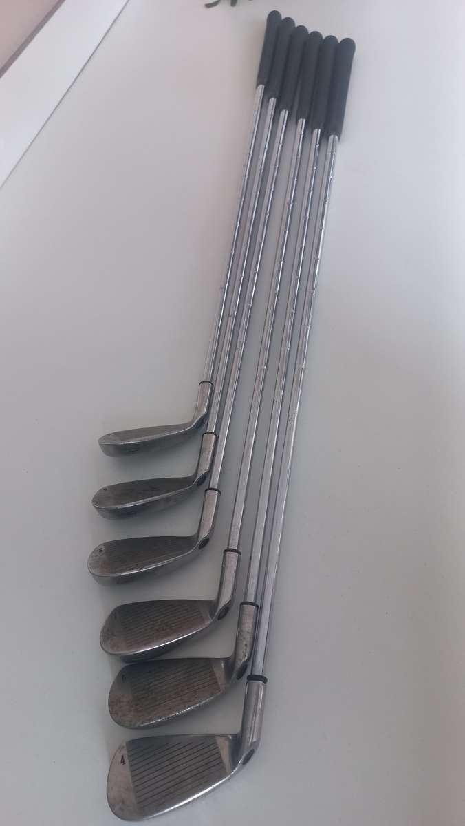 6 x GOLF IRONS - True Tempest (P, 4, 6, 7,8,9)