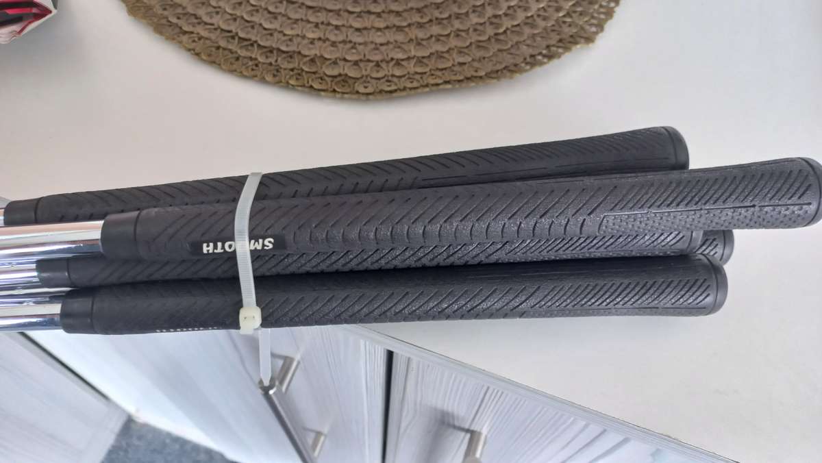 6 x GOLF IRONS - True Tempest (P, 4, 6, 7,8,9)