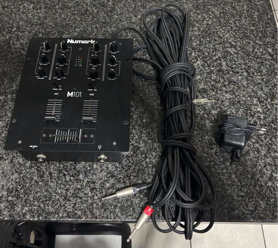 Numark M101 DJ Mixer
