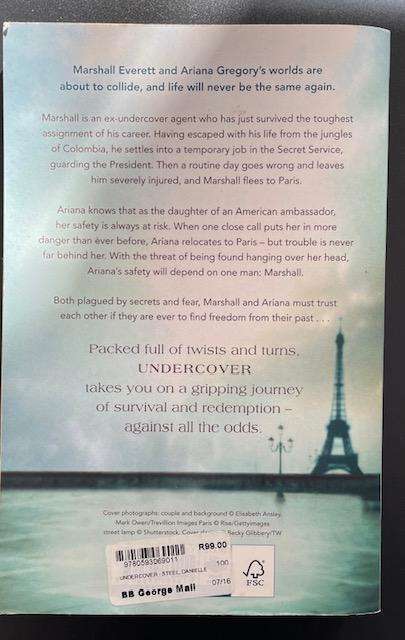 DANIELLE STEELE - UNDERCOVER -  320 PAGES