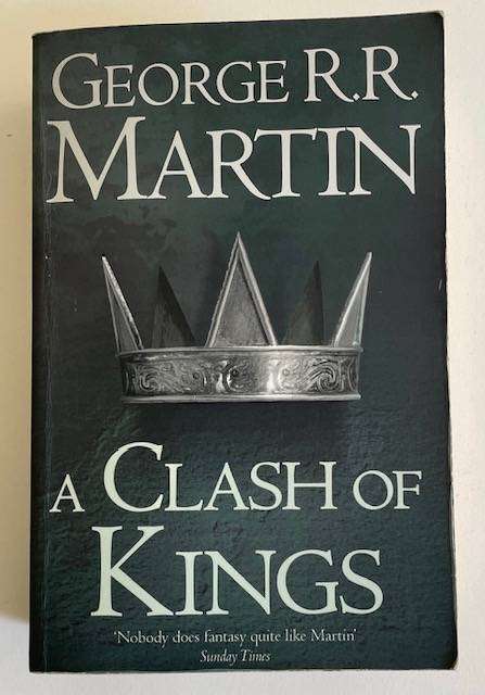 A CLASH OF KINGS-  GEORGE RR MARTIN - 2011 Harper Collins UK.  911 pages *Game of Thrones series