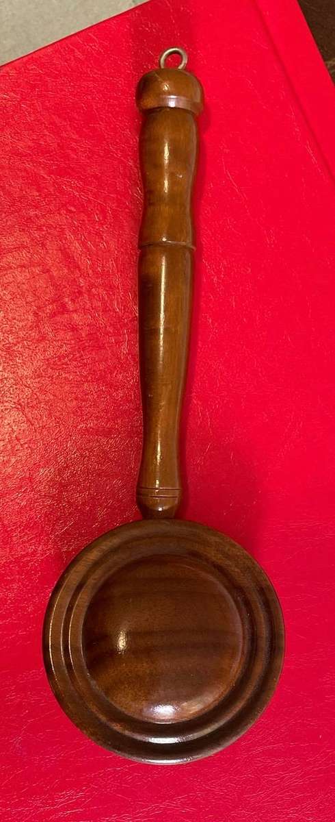 Antique / Vintage Wooden Ornamental Bedwarmer - 19cm x6.5cm x 2cm. Great collectible!