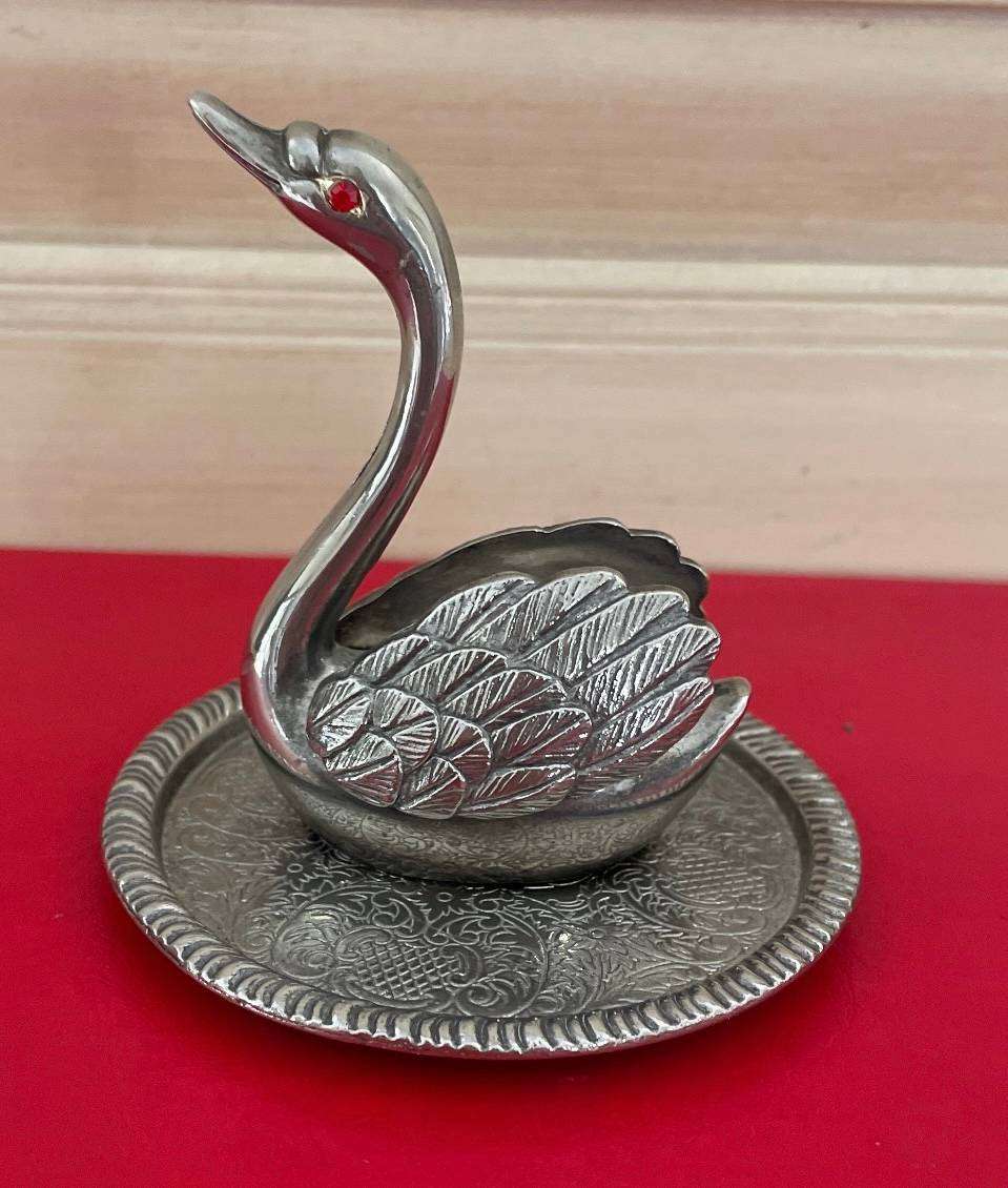 Vintage Silver Plated and Zinc alloy - Swan Ring Holder and Trinket dish - with red jewel eyes.