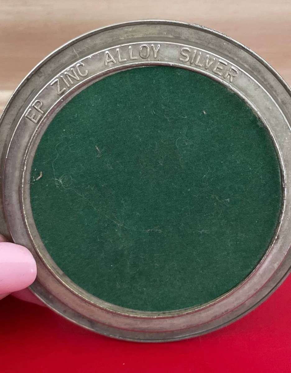 Vintage Silver Plated and Zinc alloy - Swan Ring Holder and Trinket dish - with red jewel eyes.