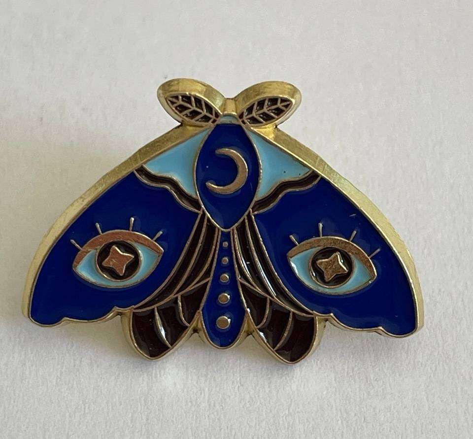 CELESTIAL MOTH ENAMEL PIN  - 2.5CM X 2CM - GREAT CONDITION!