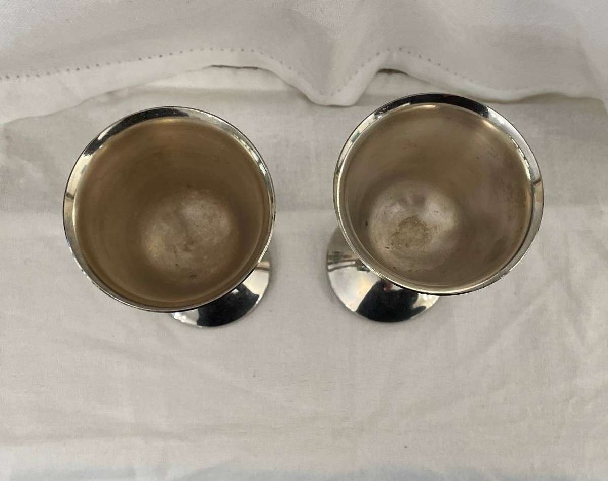 TWO VINTAGE VISIUC SA EP SPANISH WINE GOBLETS - 14CM TALL X 7CM WIDE