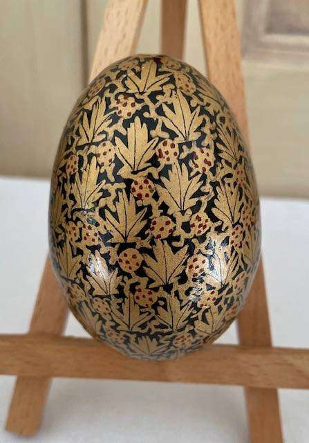 Vintage Kashmiri Hand Painted paper-mache lacquered egg - 7cm x 5cm - Beautiful!