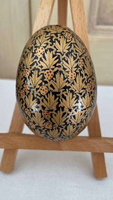 Vintage Kashmiri Hand Painted paper-mache lacquered egg - 7cm x 5cm - Beautiful!