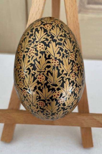 Vintage Kashmiri Hand Painted paper-mache lacquered egg - 7cm x 5cm - Beautiful!