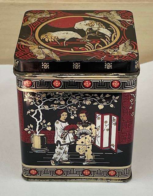 Vintage Japanese Art Tin - made in England. 9.5cm tall x 7cm