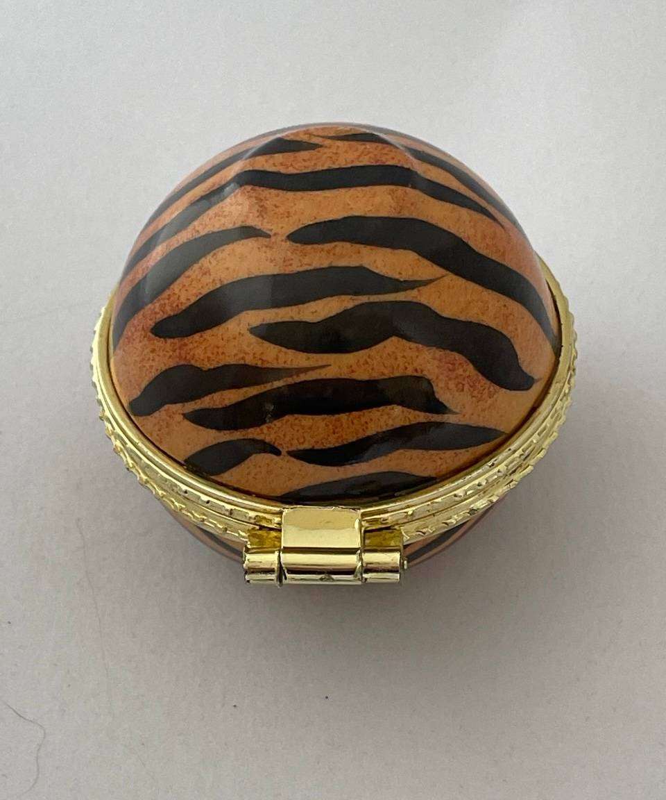 Beautiful Limoge - style Tiger Striped Egg Shaped Trinket Box. 6cm x 6cm x 4cm