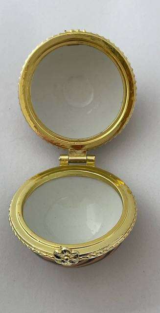 Beautiful Limoge - style Tiger Striped Egg Shaped Trinket Box. 6cm x 6cm x 4cm