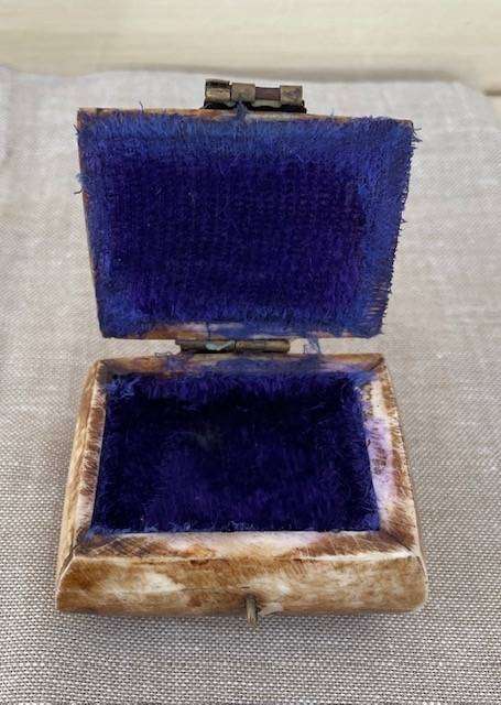 Vintage Camel Bone Trinket Box with brass decoration. 5.5cm x 4cm x 3cm