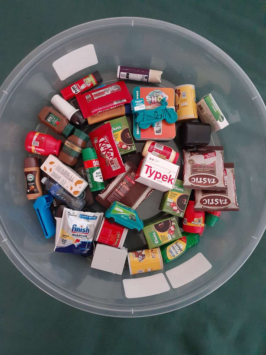 Little Shop assorted toys & cards