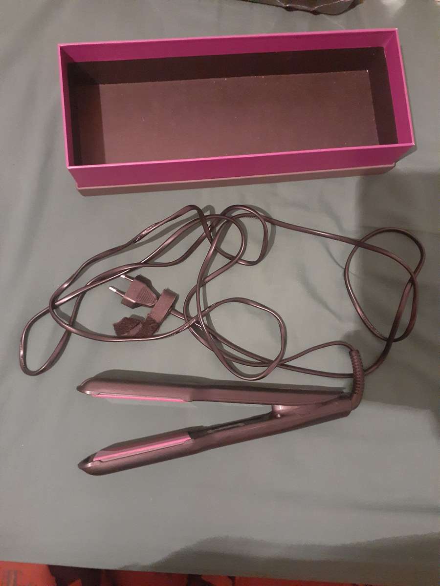 HAIR STRAIGHTNER!