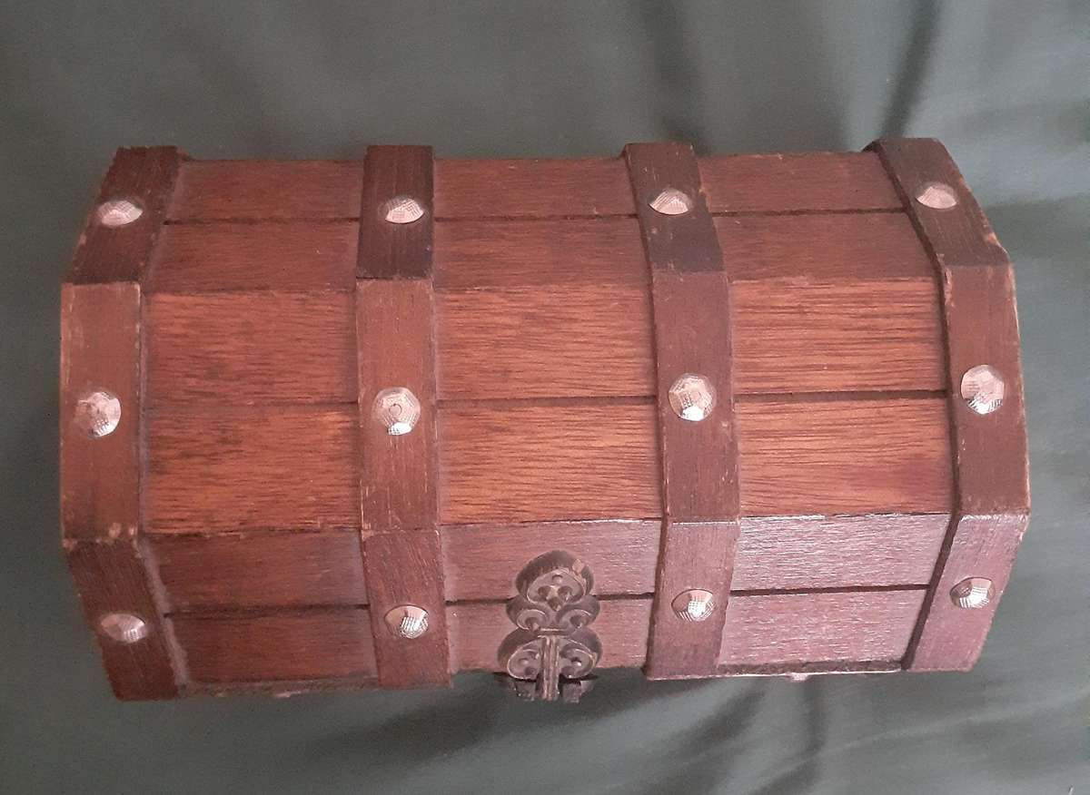 225 International Coins Including Treasure Chest!