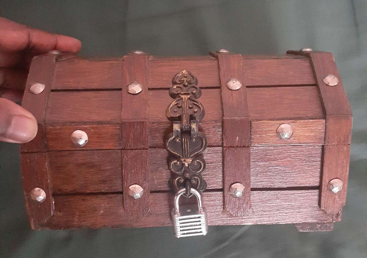 225 International Coins Including Treasure Chest!