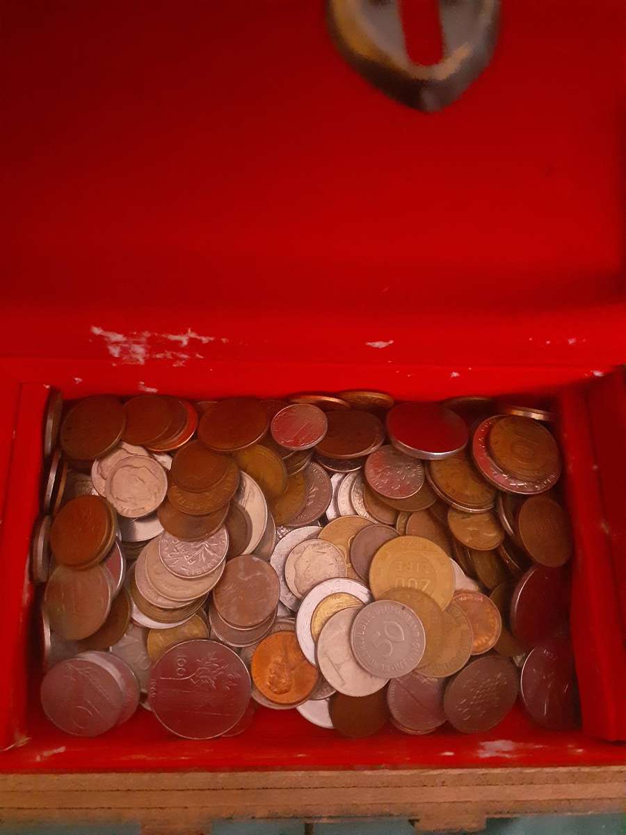225 International Coins Including Treasure Chest!