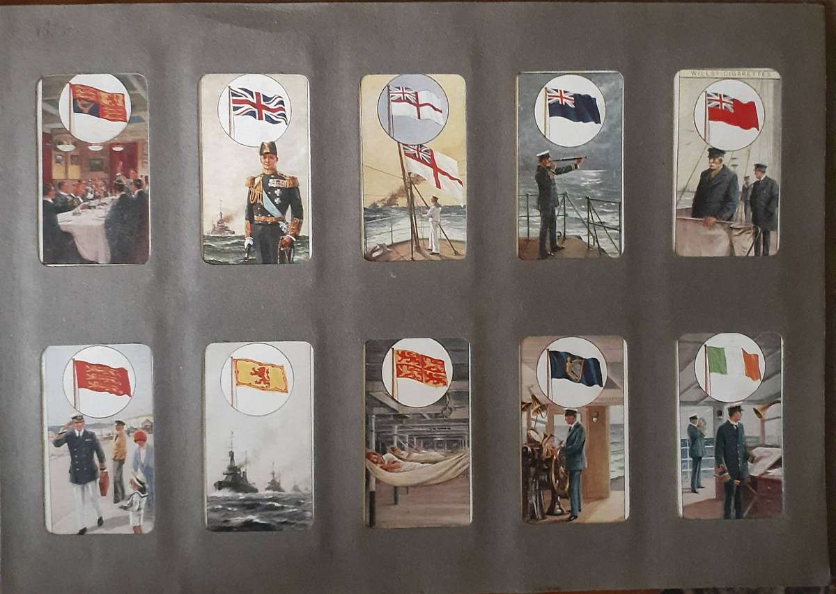 VINTAGE ANTIQUE LONDON CIGARETTE CARD ALBUM!