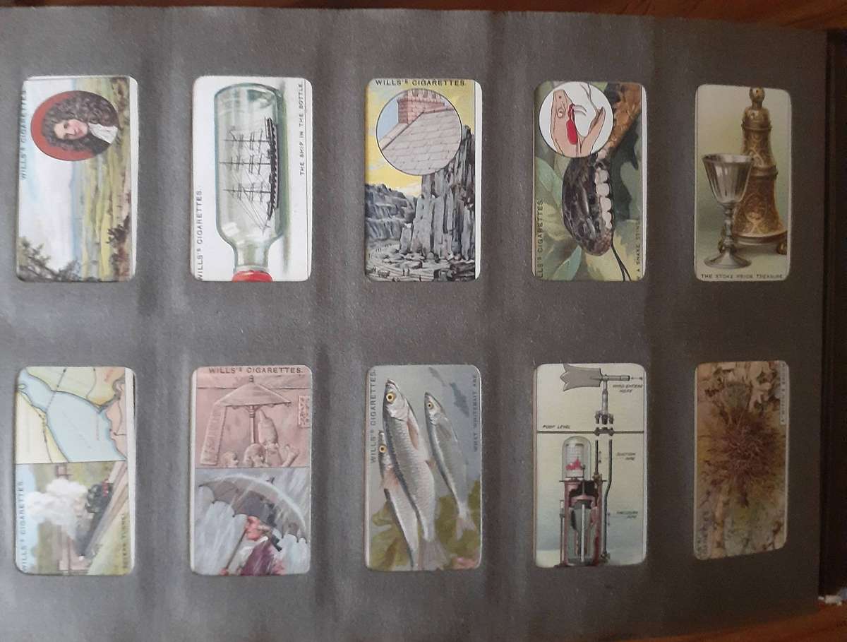 VINTAGE ANTIQUE LONDON CIGARETTE CARD ALBUM!