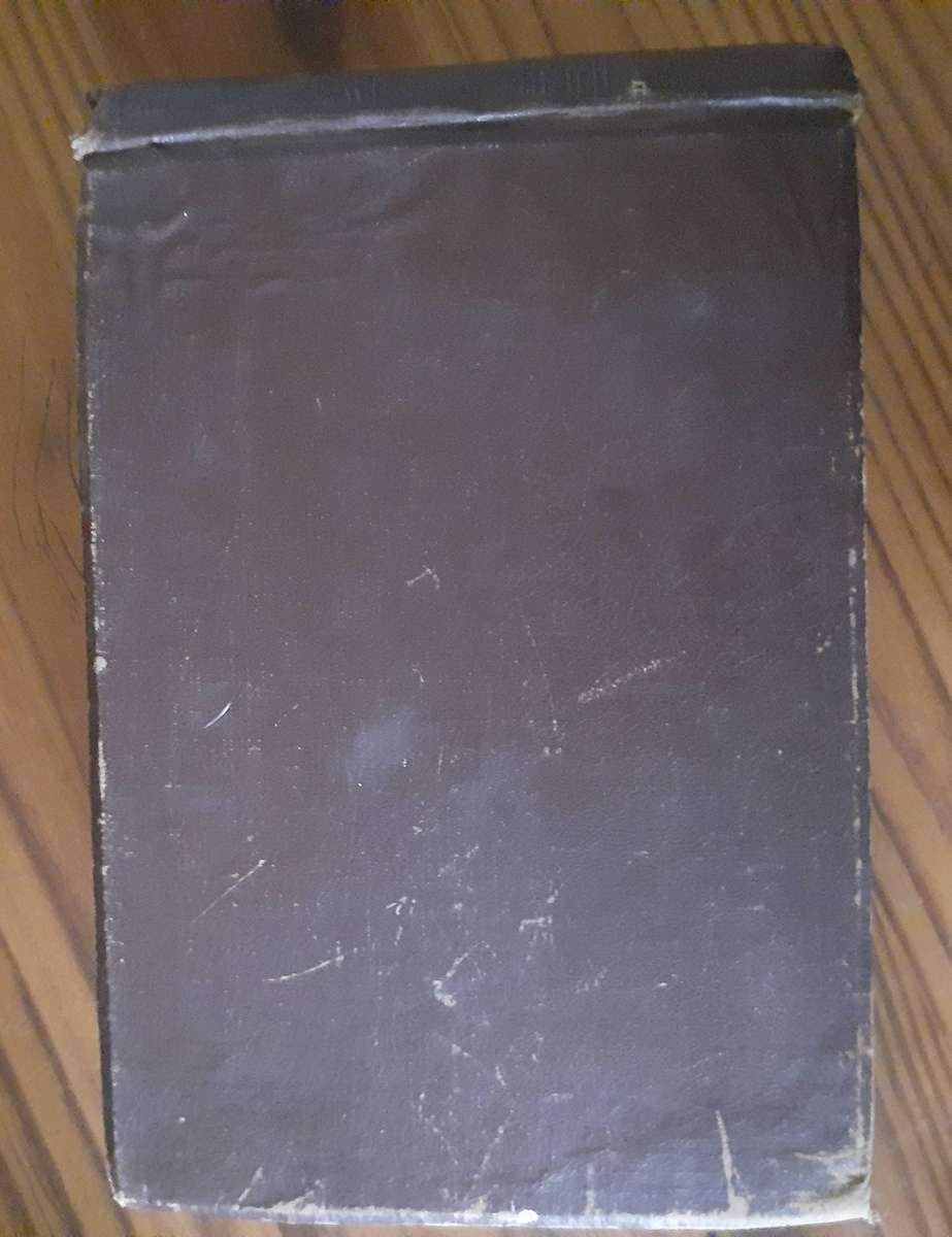 VINTAGE ANTIQUE LONDON CIGARETTE CARD ALBUM!