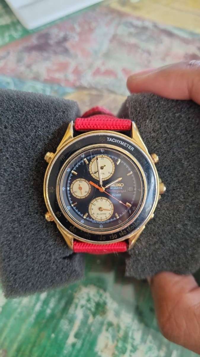 Seiko Quartz Chronograph  Tachymeter, Alarm, Red Strap