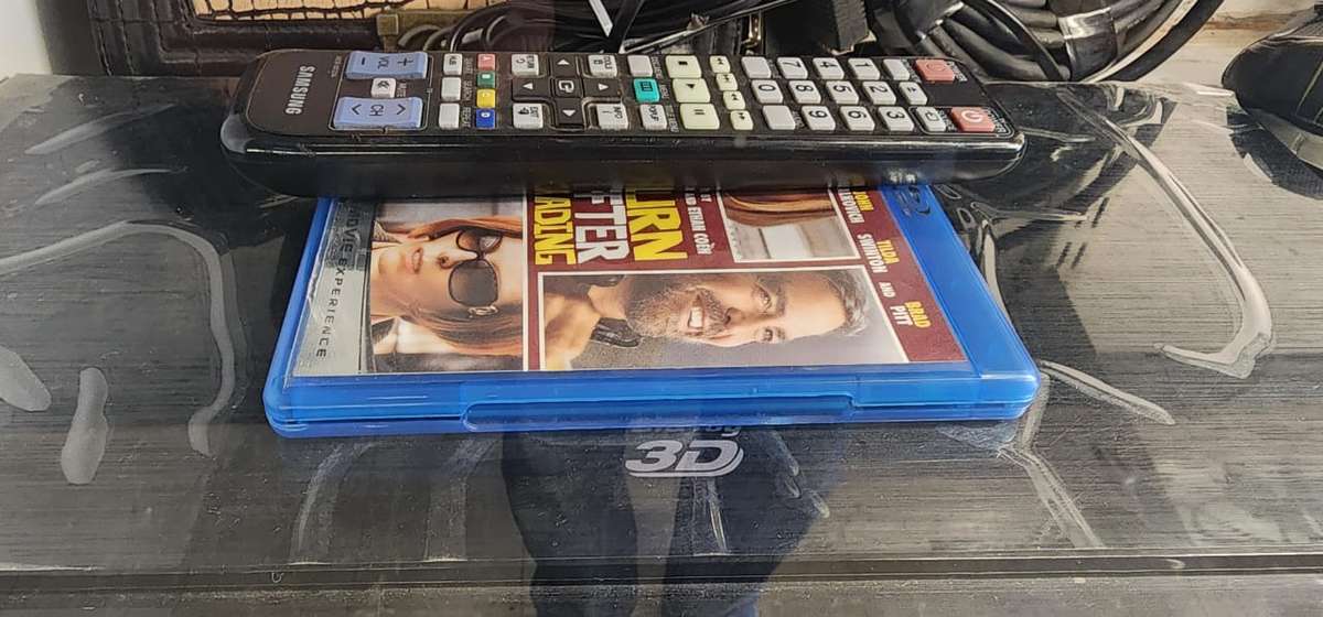 SAMSUNG BLU-RAY 3D DVD PLAYER WITH REMOTE. MODEL-DBD-D5500