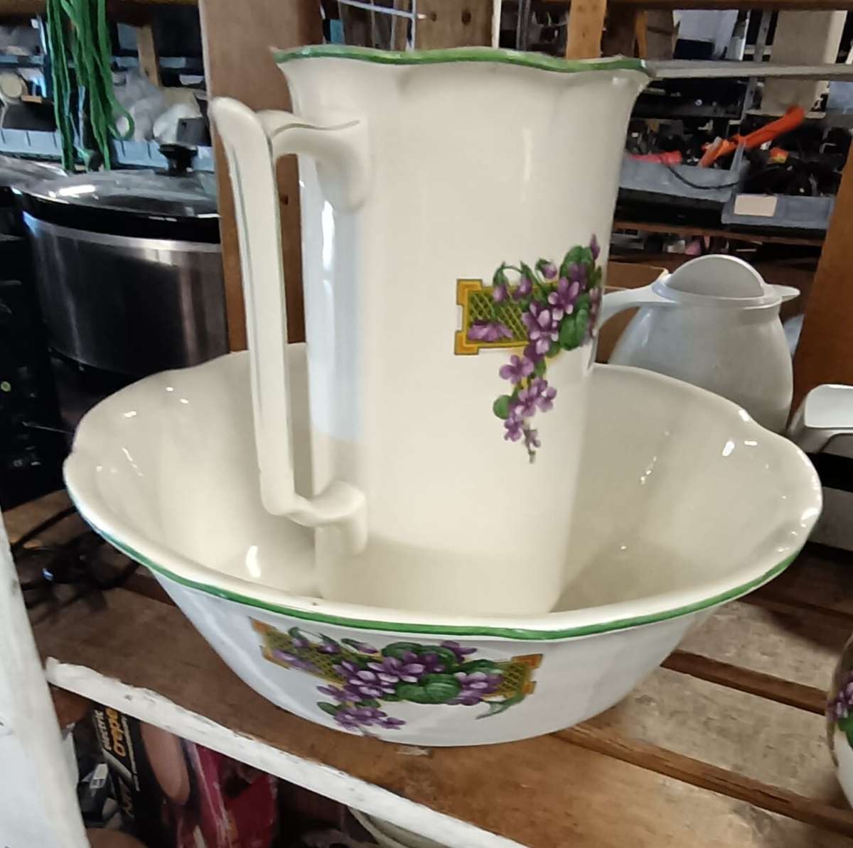 ANTIQUE VANITY 3 PIECE SET.PORCELAIN NEW HALL HANLEY STAFFORDSHIRE ENGLAND.