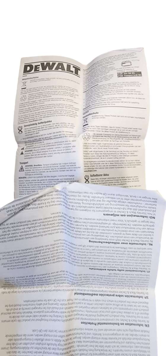 DE WALT 18V XR 2.0AH BATTERY LITHIUM ION SLIDE BATTERY PACK.