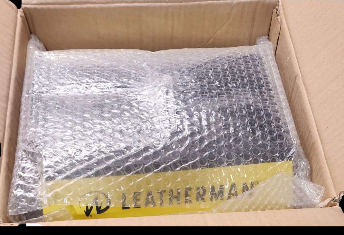 LEATHERMAN COUNTER TOP SPINNER DISPLAY.