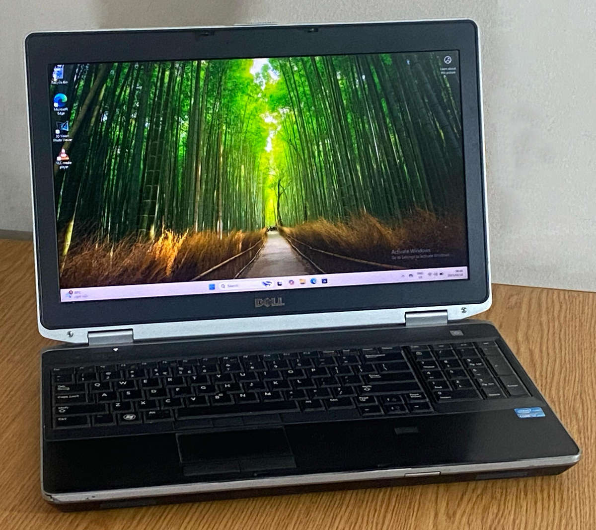 Dell Latiude E6530 - Intel i7 3520M @ 2.90 GHz 2 cores 4 threads, 6GB DDR3, 500GB HDD, NVIDIA 5200M