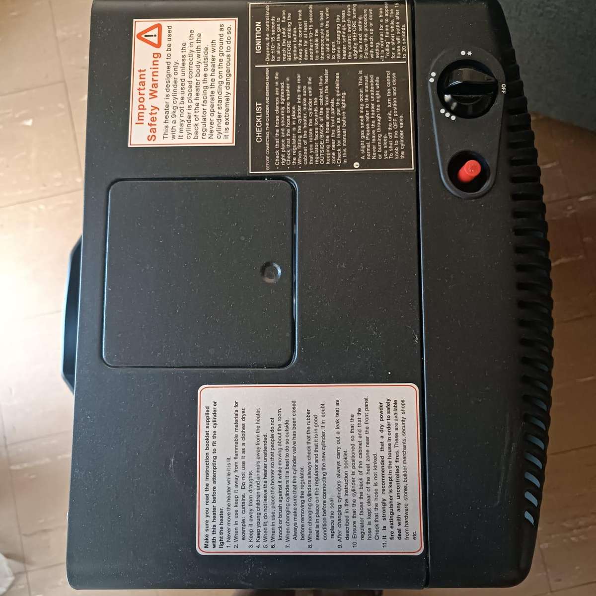 3 Panel Gas Heater with Regulator & Wheels - Goldair - GGH-42BA, with empty Gaz Cylinders 9kg