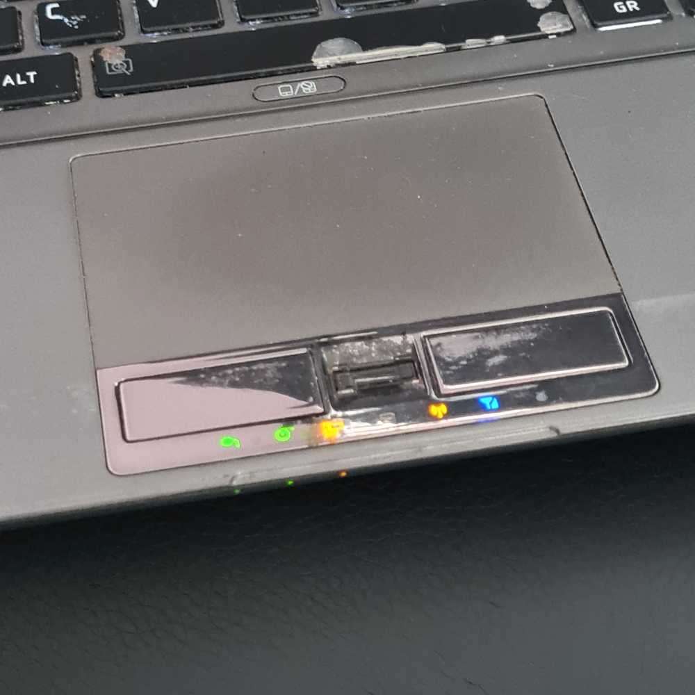 Toshiba (Turns on) Core i7 vPro to fix or for spares x 2