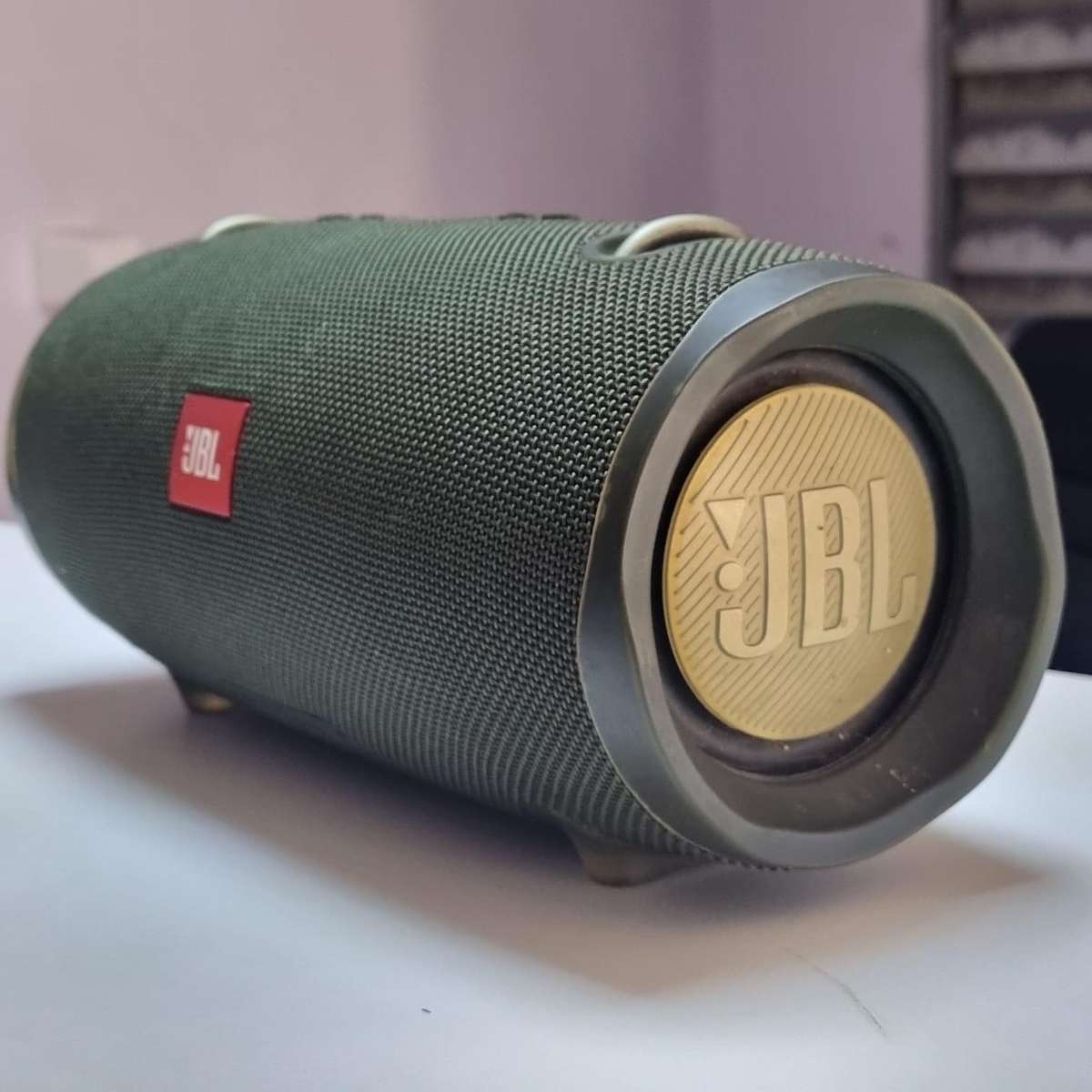 (Not Turning on) JBL Extreme 2 Bluetooth speaker