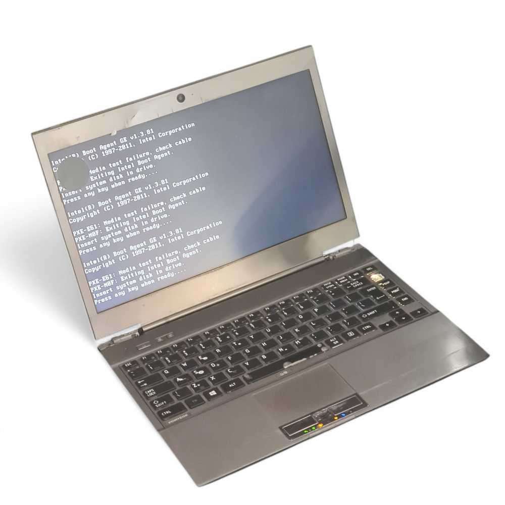 Toshiba (Turns on) Core i7 vPro to fix or for spares x 2