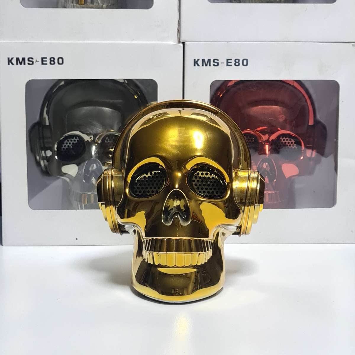 KMS Skull Bluetooth speaker with LED rgb lighting eye sockets