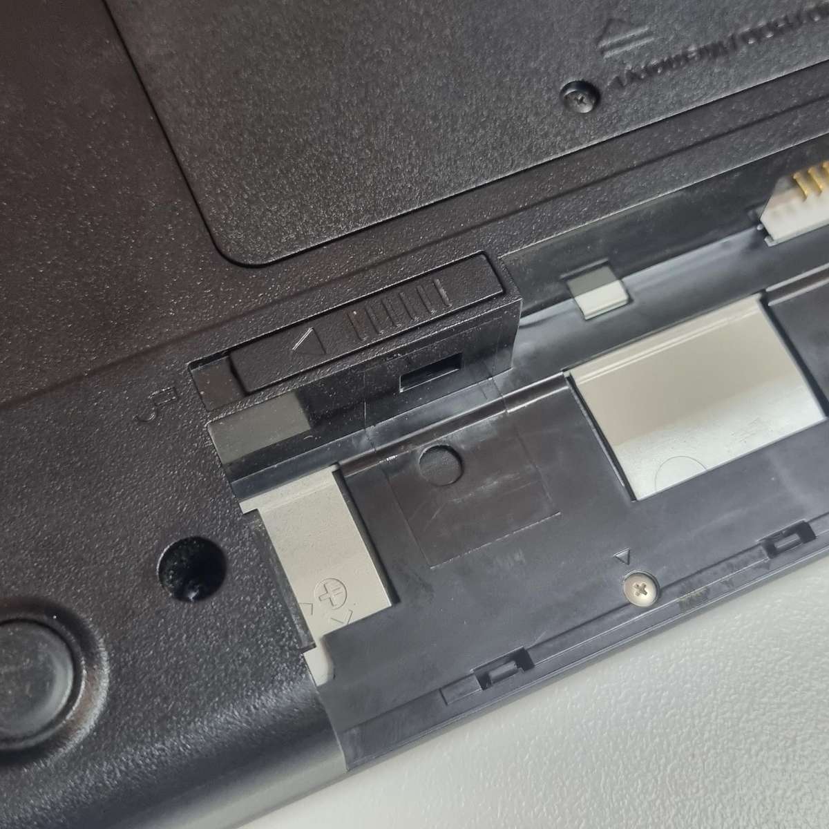 Core i3 Samsung Laptop (to fix)