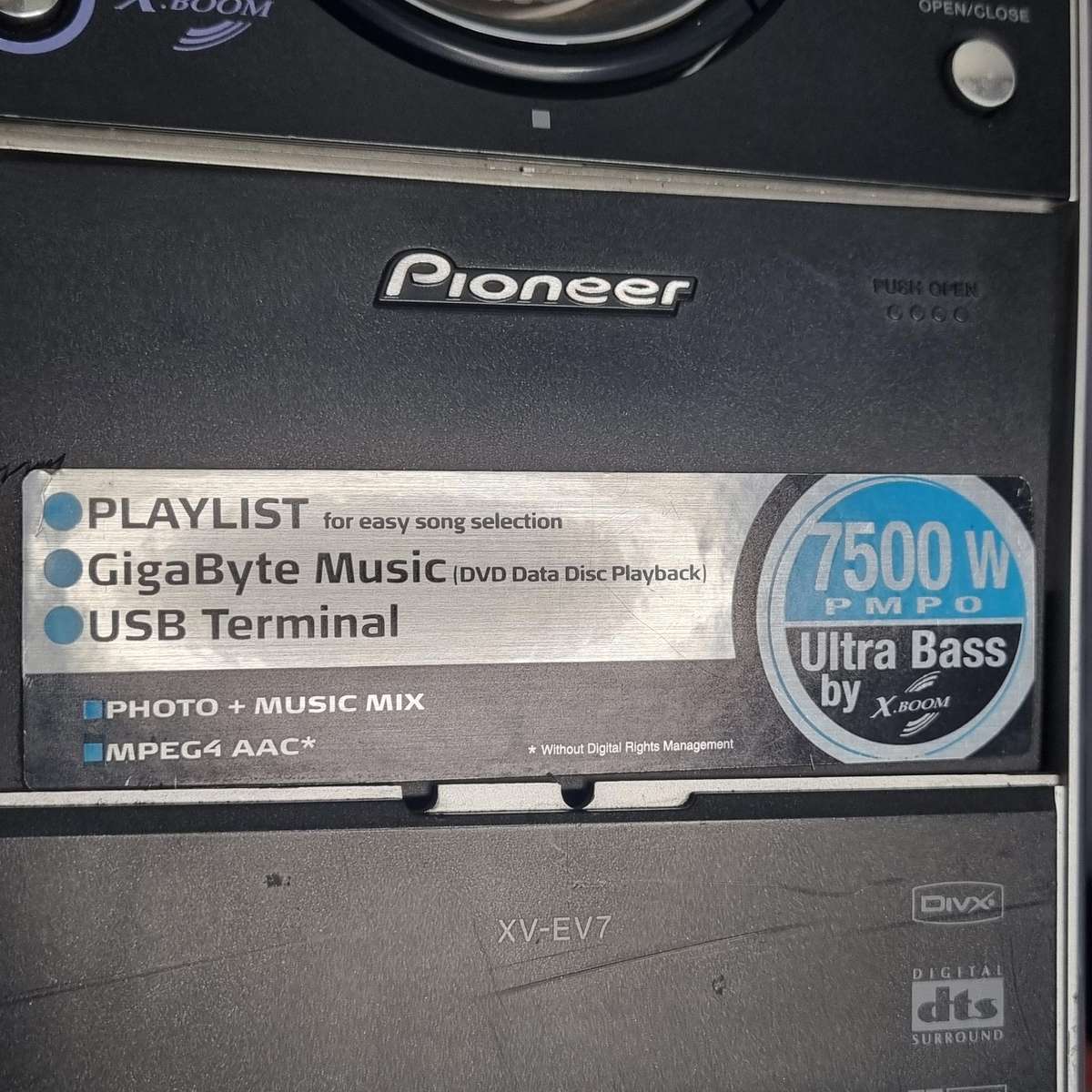 Pioneer Stereo (on standby)