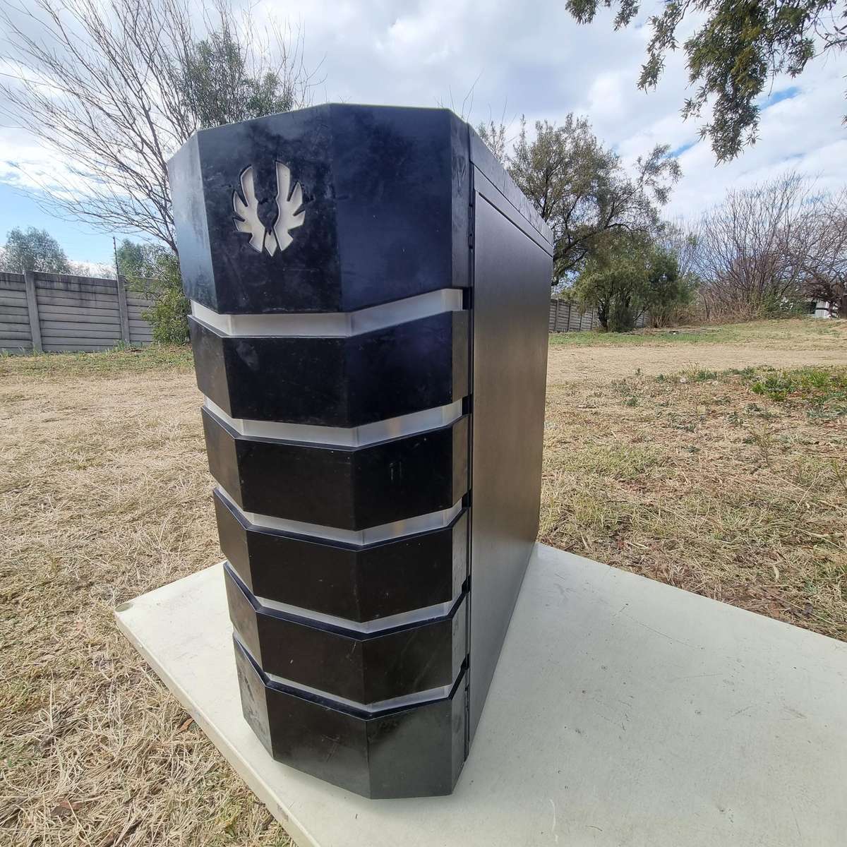 (Empty) Big Gaming Case with huge LED fans