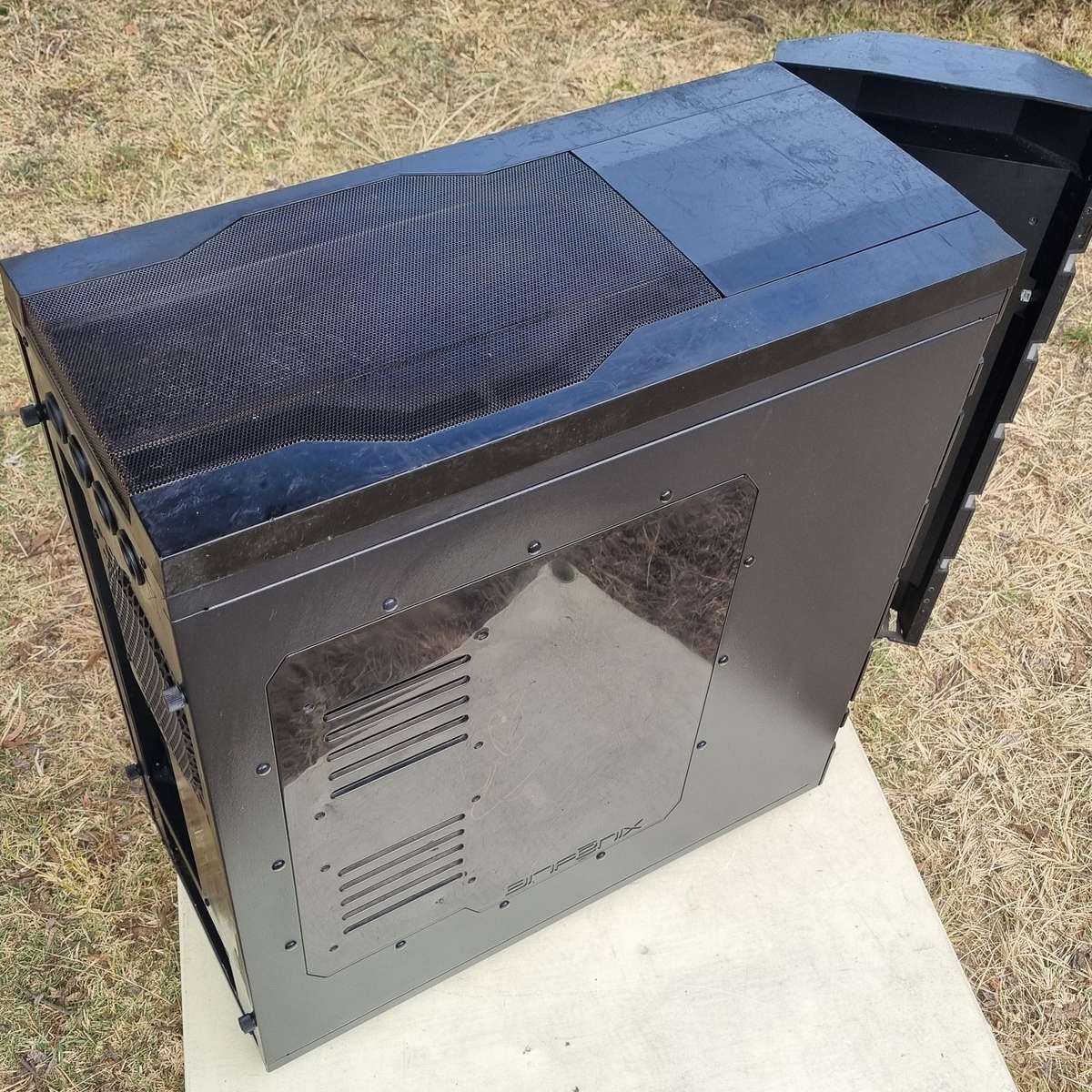 (Empty) Big Gaming Case with huge LED fans