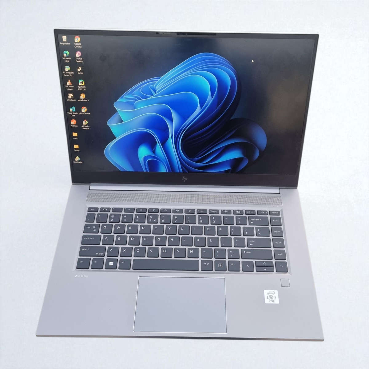 32GB ram, 4GB Graphics card (dedicated) G7 Mobile Powerhouse Workstation  Intel i7 10th Gen