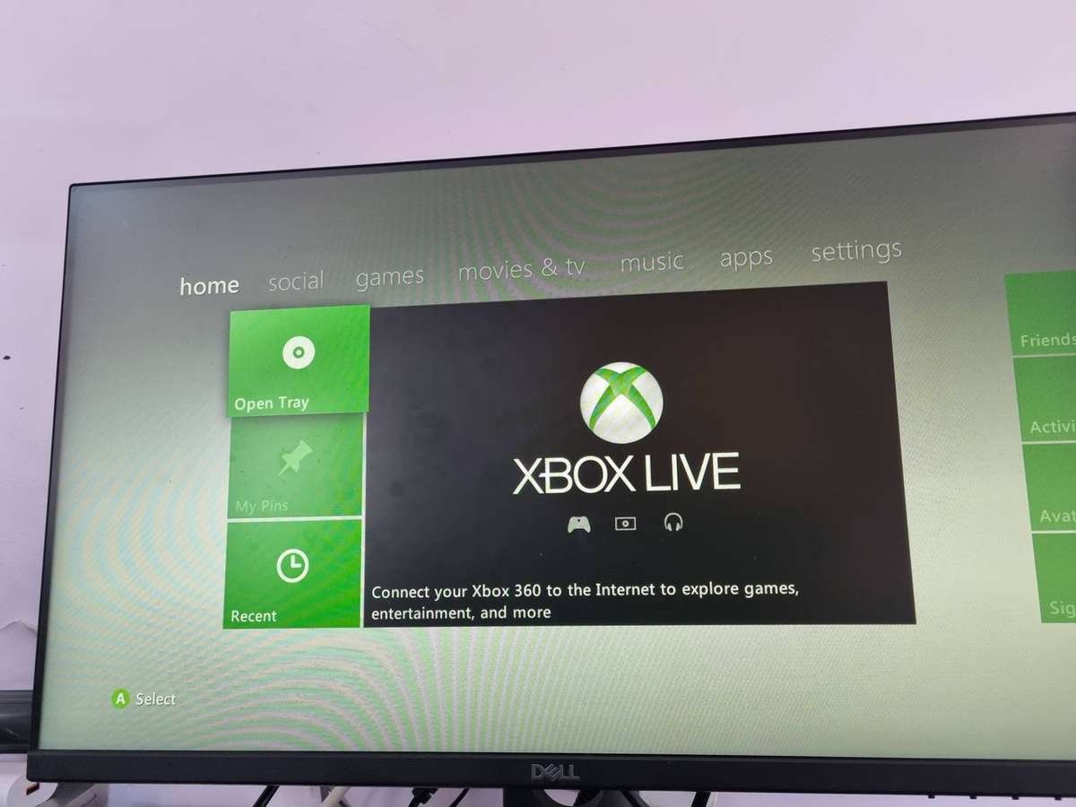 Xbox 360 Elite bundle with all accessories