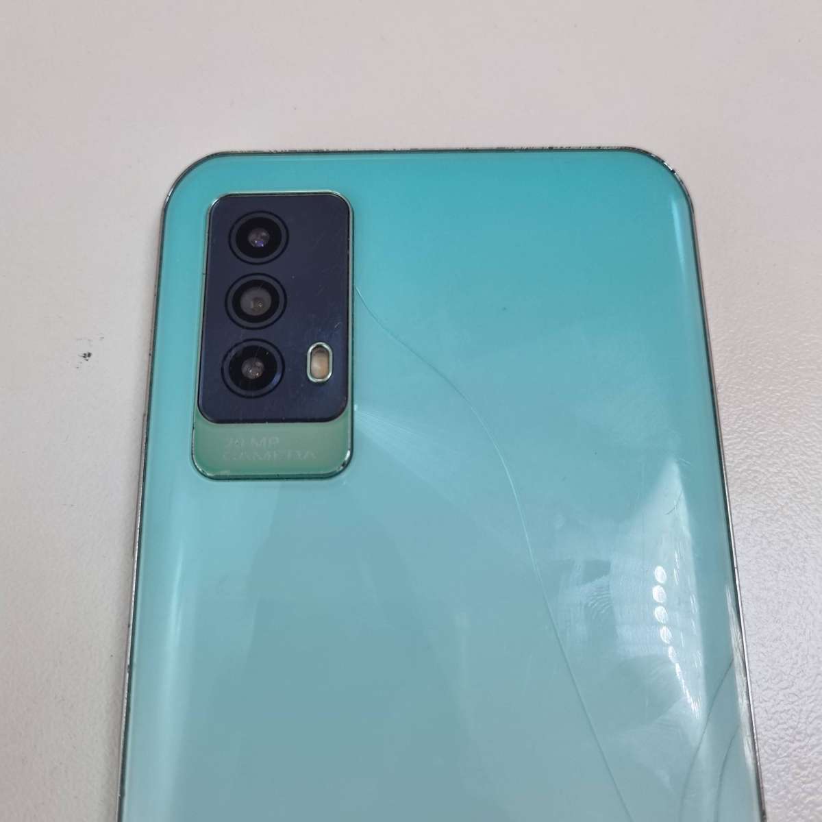 Stylo smart phone (switches on / damaged screen)